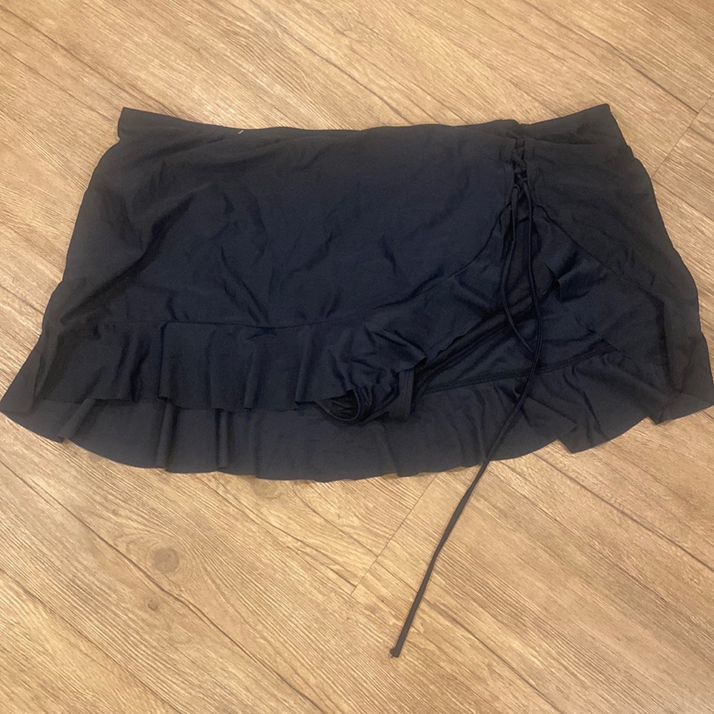 Size 3 skirt bikini bottoms